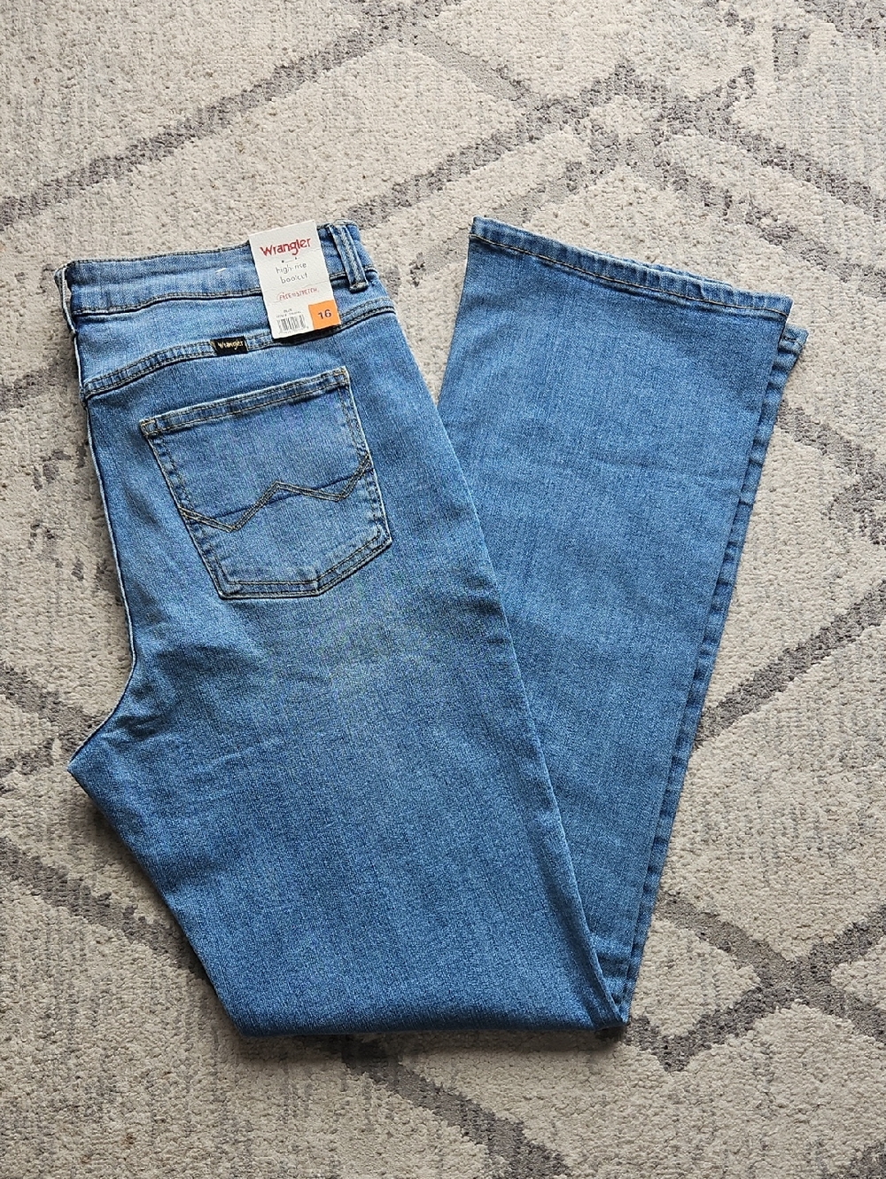 NEW! Wrangler Blue Wash High Rise Bootcut Jeans Multiple Sizes - Picture 10 of 16